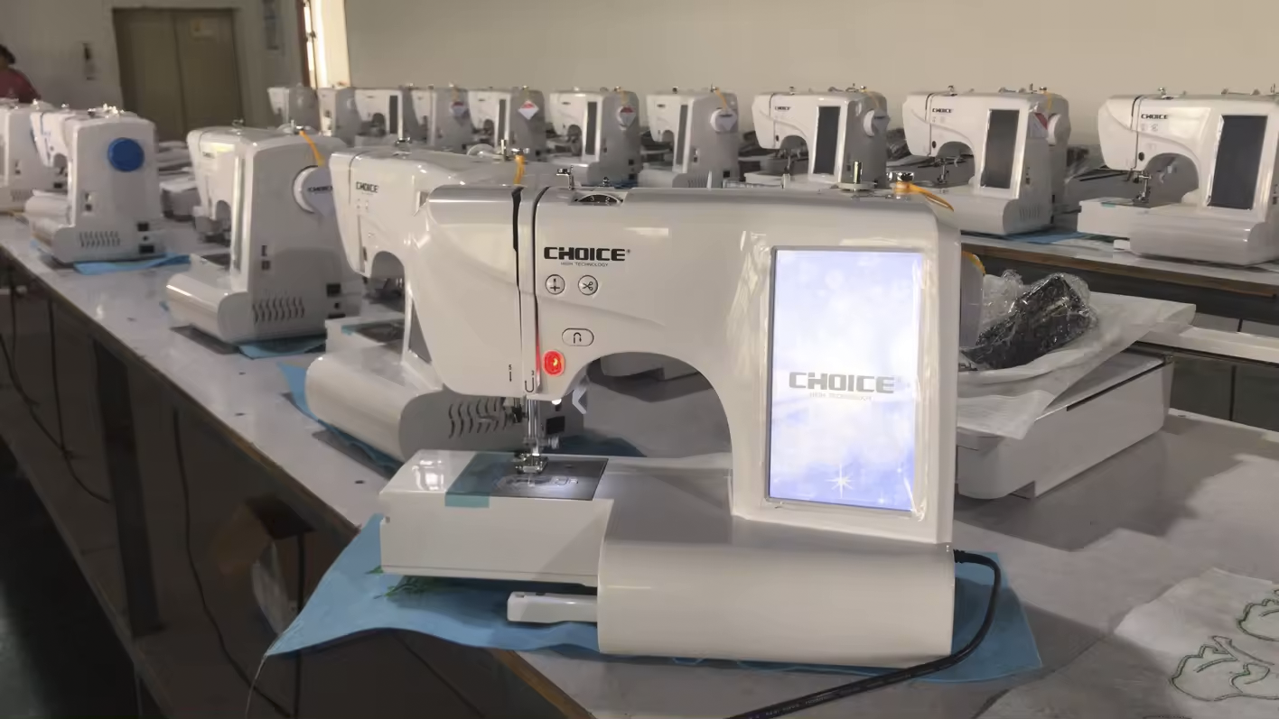 Kreatek GC-ES5 Sew & Embroiderymachine, by Choice